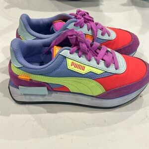 Girls size 3.5 Puma’s